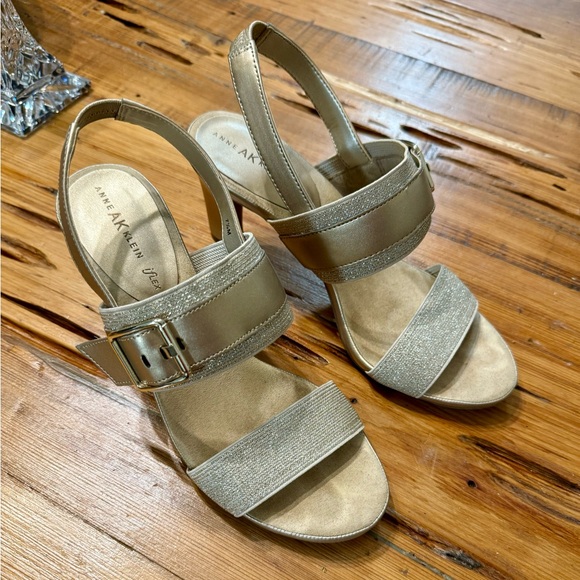 Anne Klein iFlex Gold Heels - Picture 2 of 6